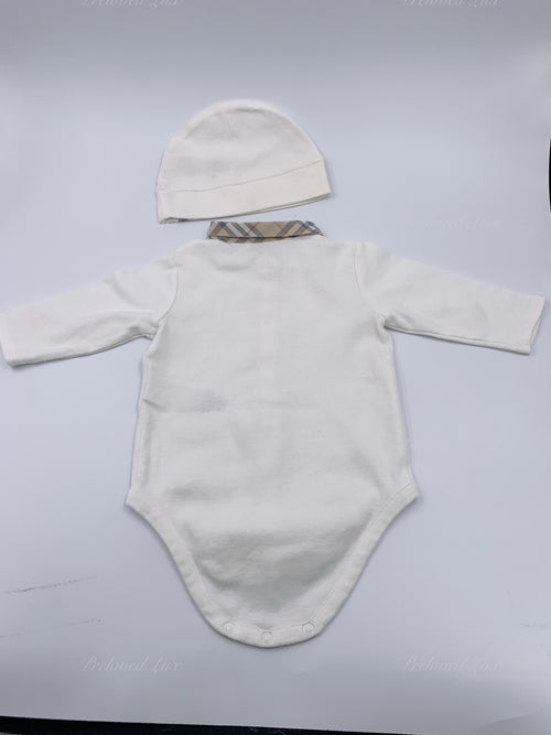 KidSold-Burberry White Baby Jumpsuit / Romper with Hat