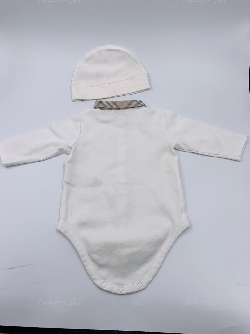 KidSold-Burberry White Baby Jumpsuit / Romper with Hat