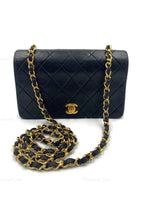 CHANEL Vintage Lambskin Small Full Flap Bag black/gold hardware