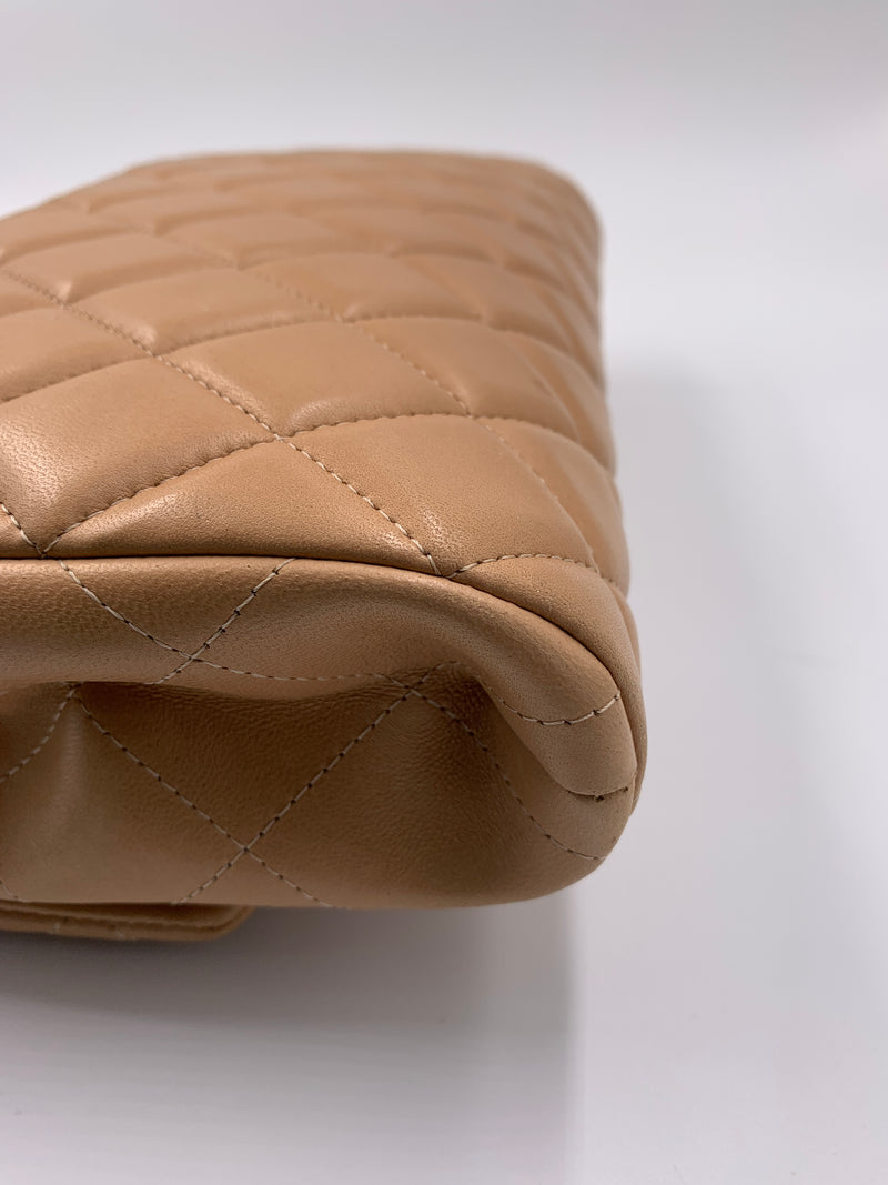 Sold-CHANEL Classic Quilted Flap Beige Lambskin Shoulder Bag/Clutch