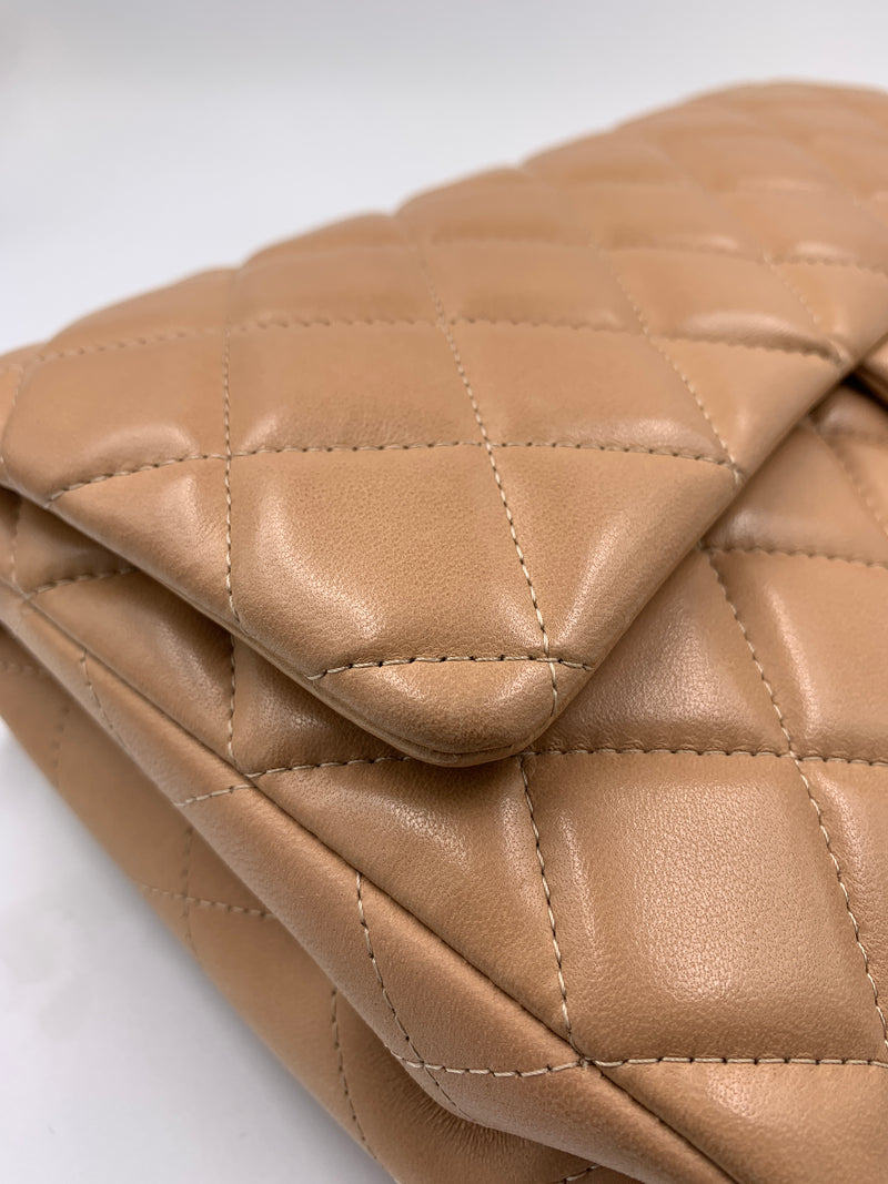 Sold-CHANEL Classic Quilted Flap Beige Lambskin Shoulder Bag/Clutch