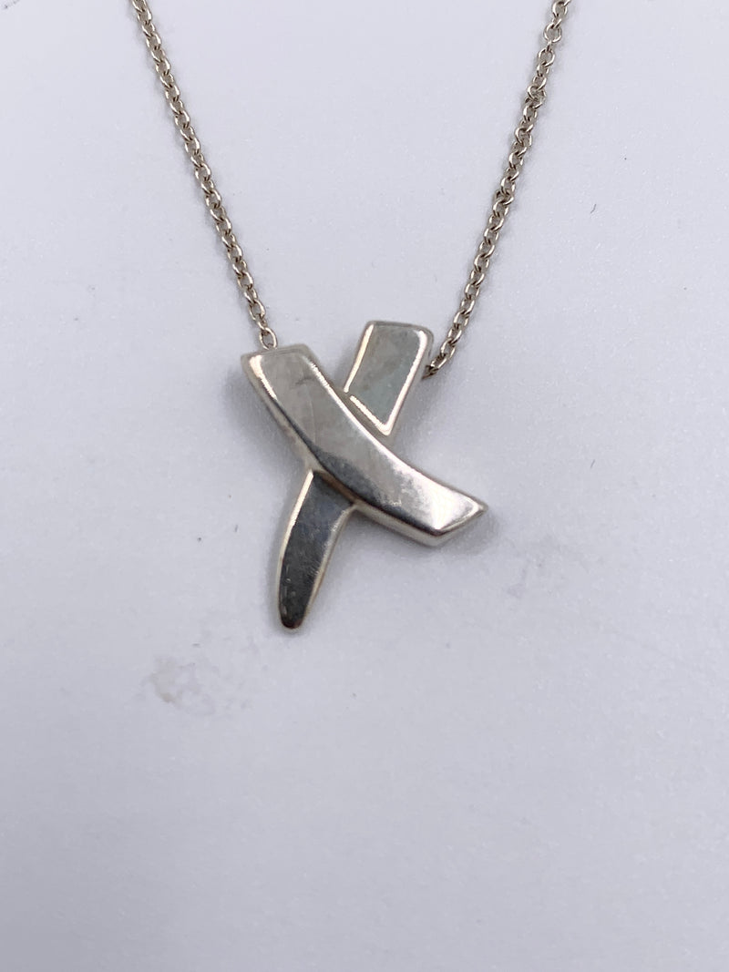 Sold-Tiffany & Co 925 Silver Paloma Picasso X Kiss Small Size Pendant Necklace