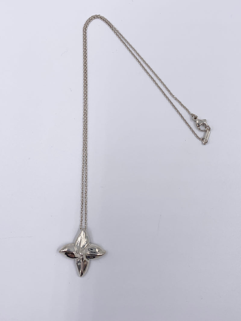 Tiffany & Co 925 Silver Flower Petal Pendant Necklace
