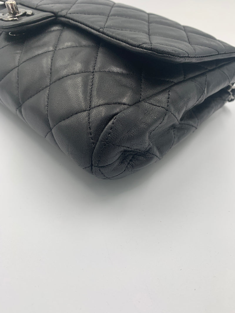 CHANEL Classic Quilted Flap Black Lambskin Shoulder Bag/Clutch