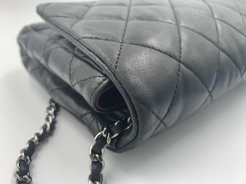 CHANEL Diamond Quilted Clutch in Black Lambskin 2017 [ReSale] – COCOON