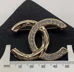 Sold-CHANEL CC Gold Rhinestones Brooch L234