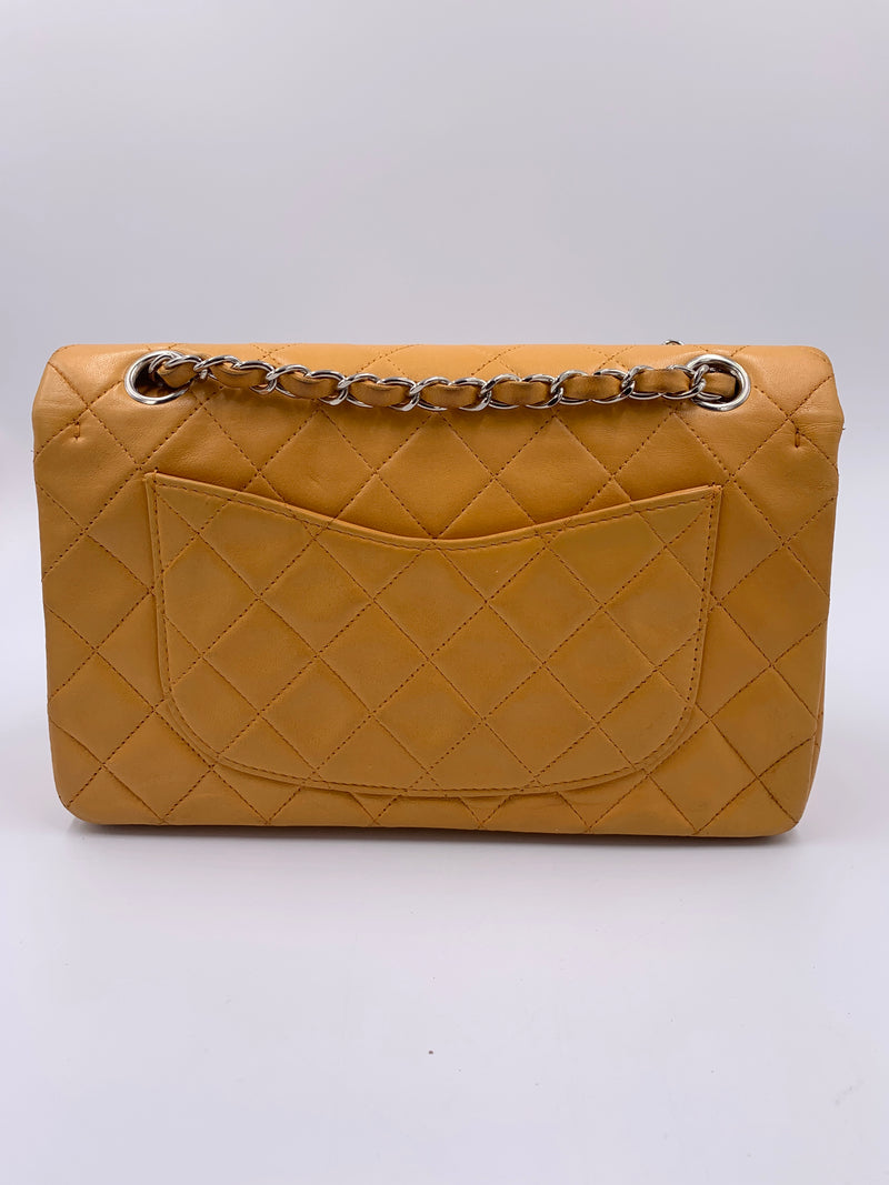 CHANEL Small Classic Double Flap Shoulder bag - Orange Yellow - Silver  Hardware Vintage - Preowned luxury Preloved Lux Canada - Unicorn color Rare