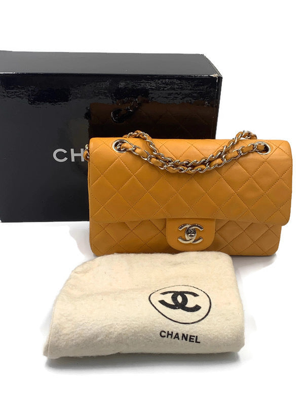CHANEL Small Classic Double Flap Shoulder bag - Orange Yellow - Silver  Hardware Vintage - Preowned luxury Preloved Lux Canada - Unicorn color Rare