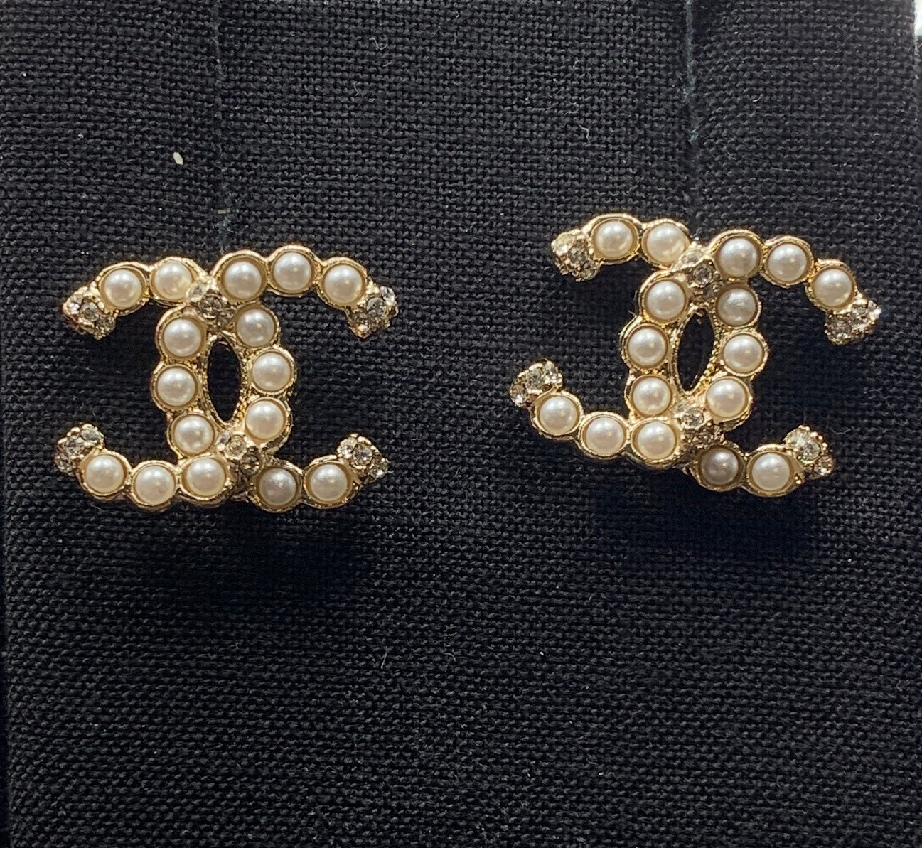 CHANEL Pearl Crystal CC Heart Earrings Gold Multicolor 859661