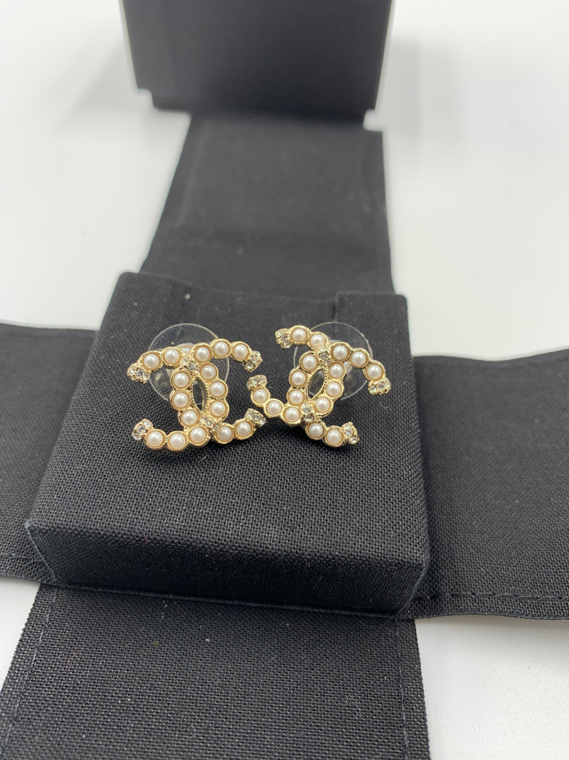 Sold-CHANEL CC Pearl Earrings/Gold L242