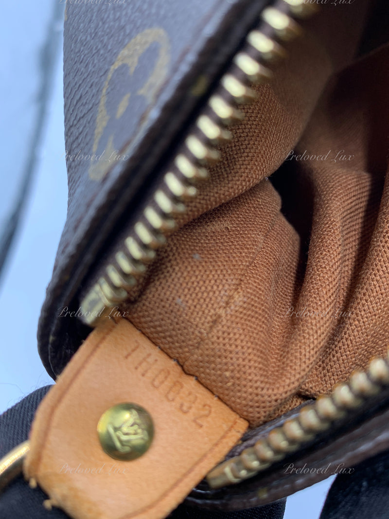 LOUIS VUITTON Monogram Cabas Mezzo Tote Bag