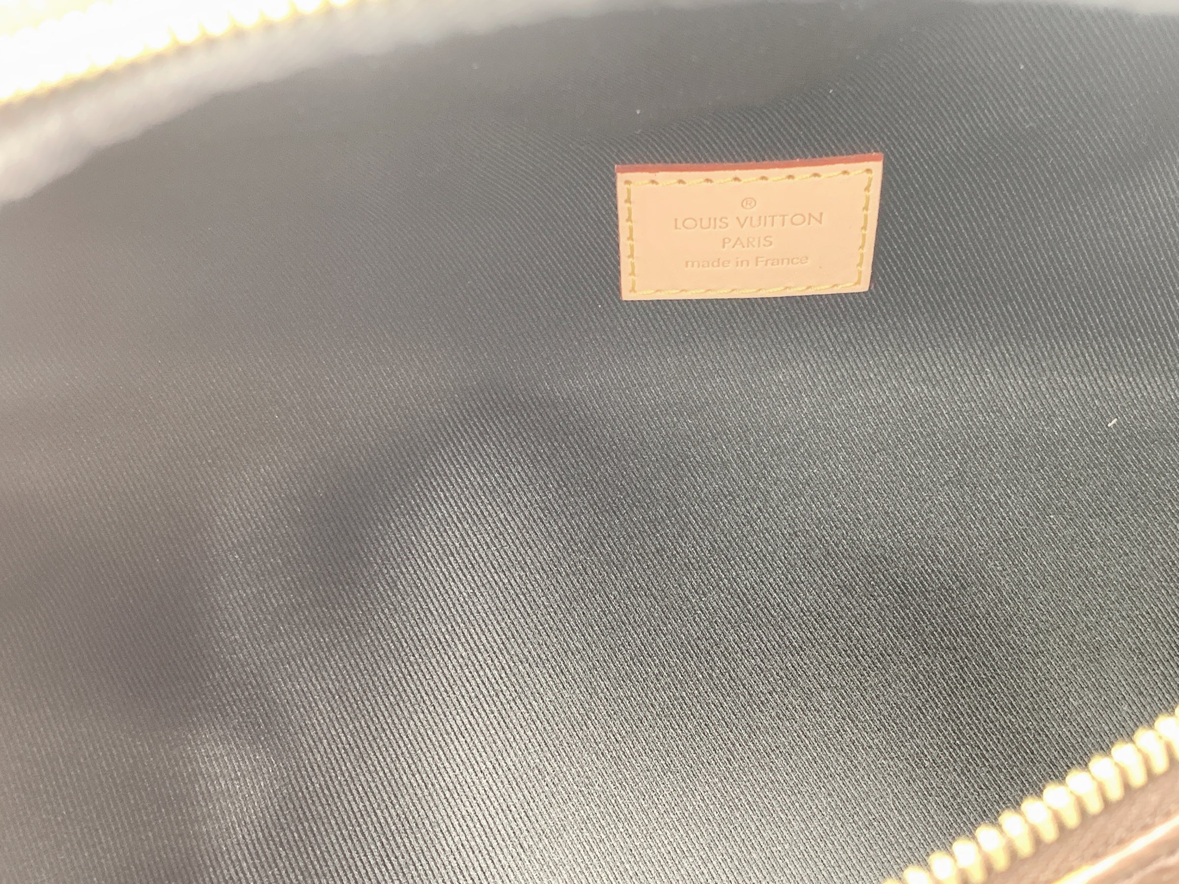 PRELOVED DISCONTINUED Louis Vuitton Monogram Bumbag MI3158 082323 –  KimmieBBags LLC