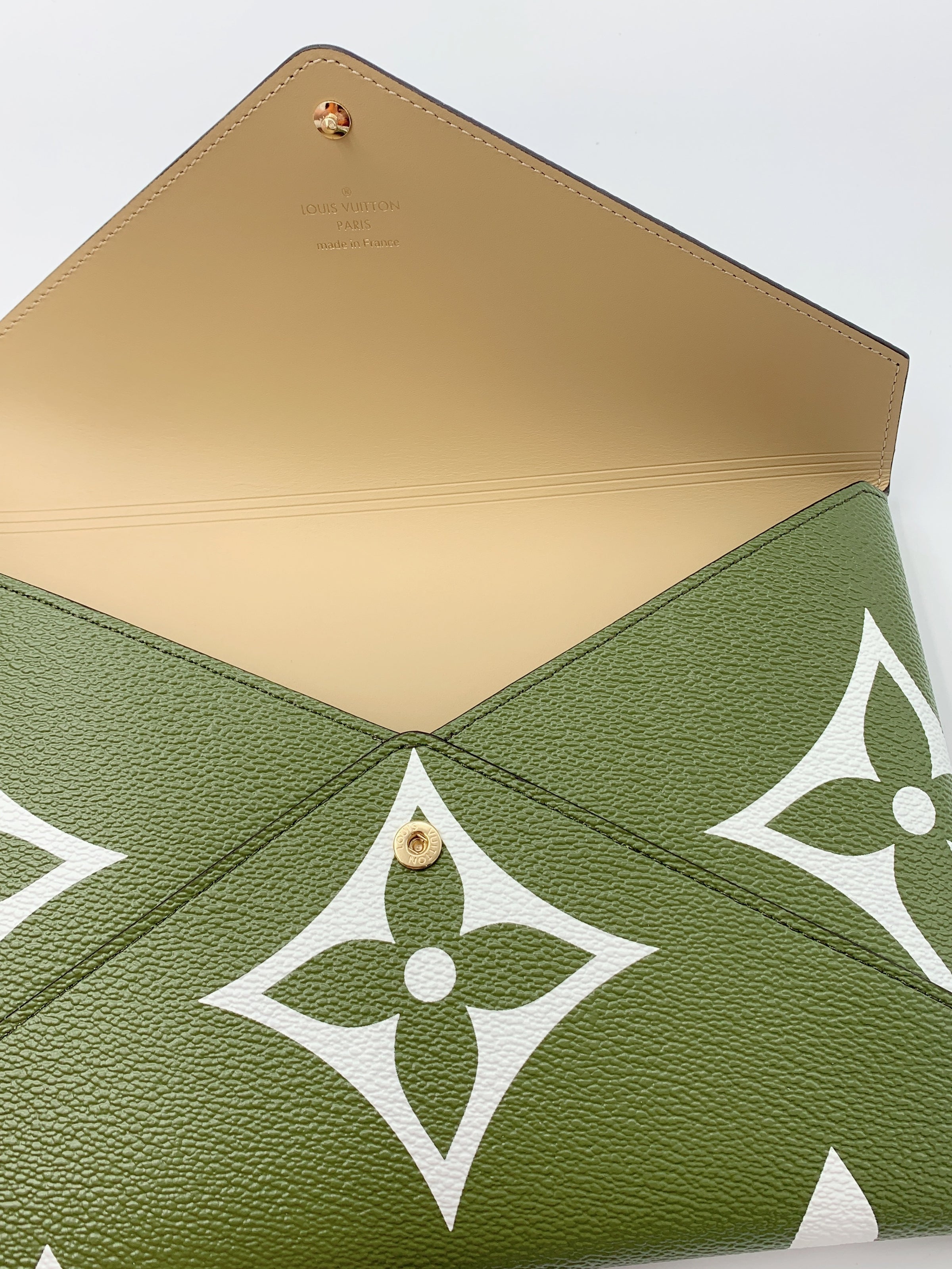 Sold-LOUIS VUITTON Monogram Giant Kirigami Khaki Green Pouch – Preloved Lux