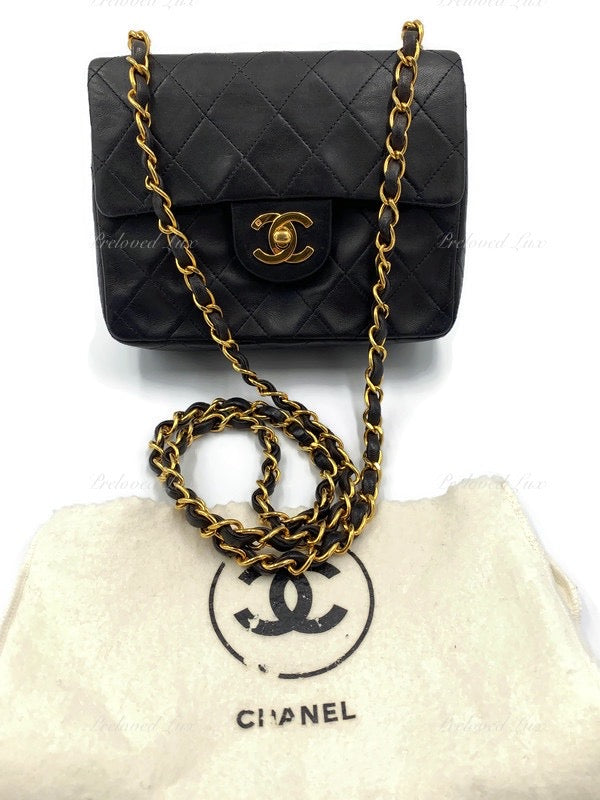 CHANEL Classic Lambskin Chain Mini Square Flap Bag black in Gold