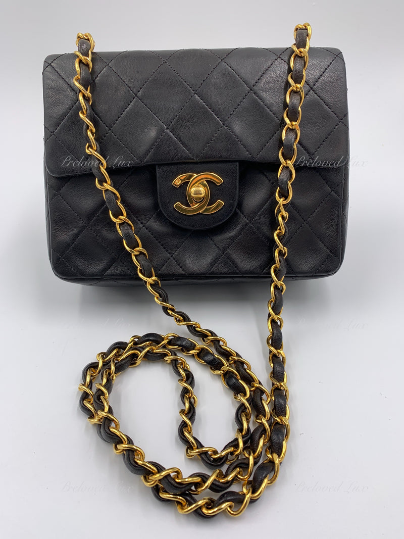 CHANEL Classic Lambskin Chain Mini Square Flap Bag black in Gold