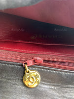 CHANEL Classic Lambskin Chain Mini Square Flap Bag black in Gold Hardware