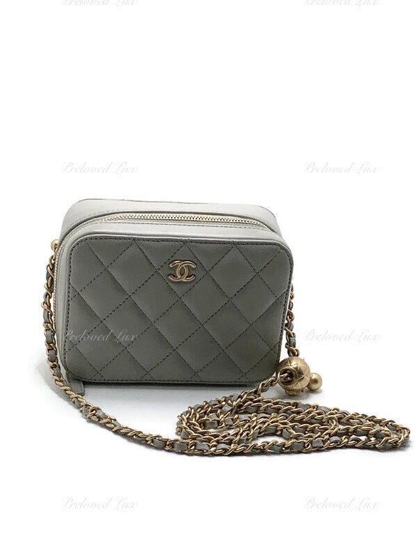 Chanel Black White Caviar Leather CC Vanity Case Bag For Sale at 1stDibs  white  chanel vanity bag, chanel vanity case black and white, black chanel bag  with white cc