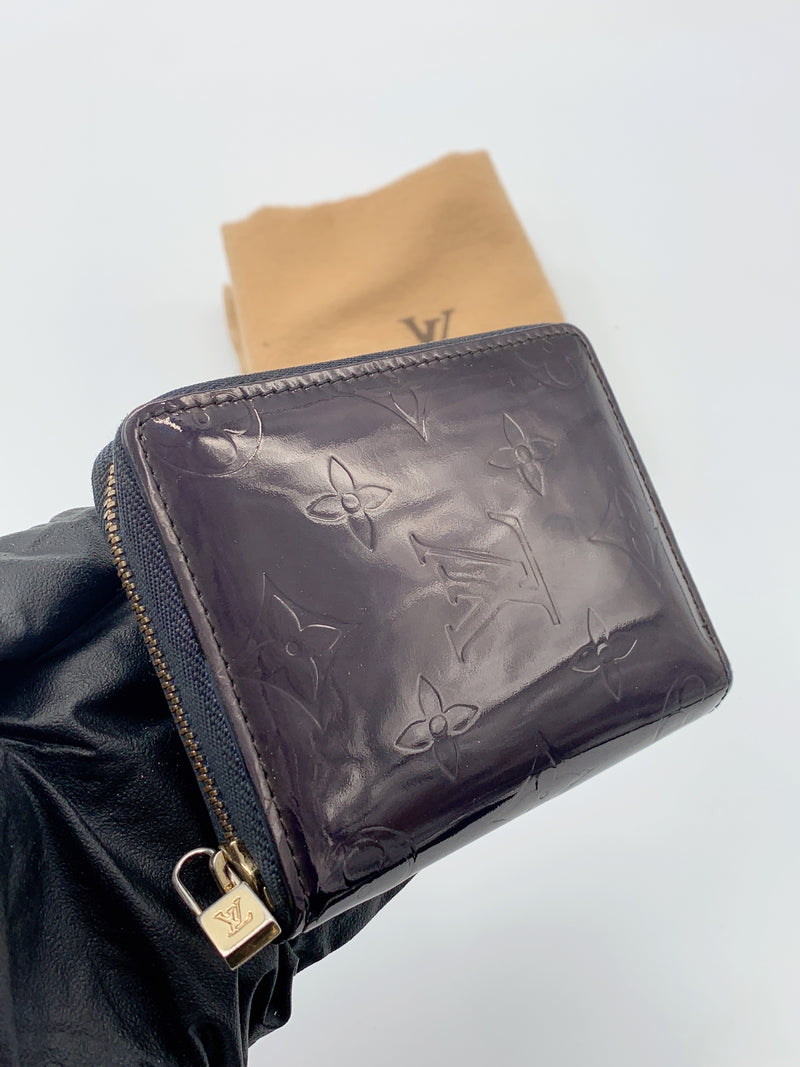 Sold-LOUIS VUITTON Monogram Vernis Black Zippy Wallet
