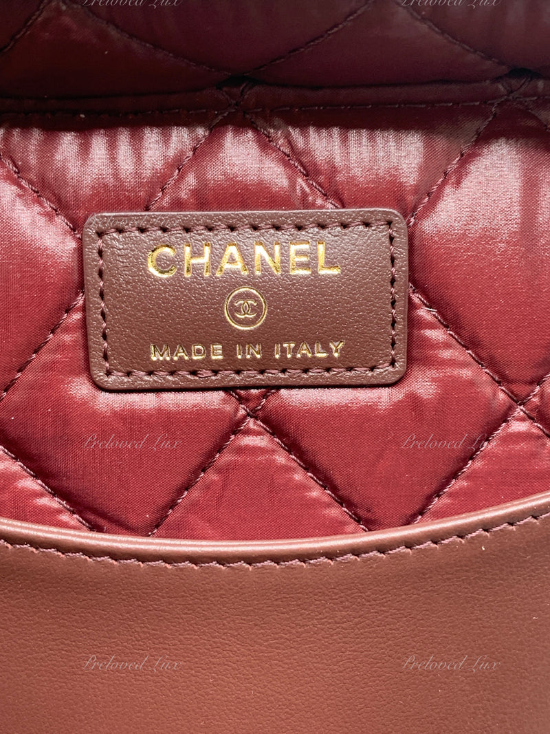 Sold-CHANEL Black Caviar Vanity Cosmetic Bag in Gold Hardware