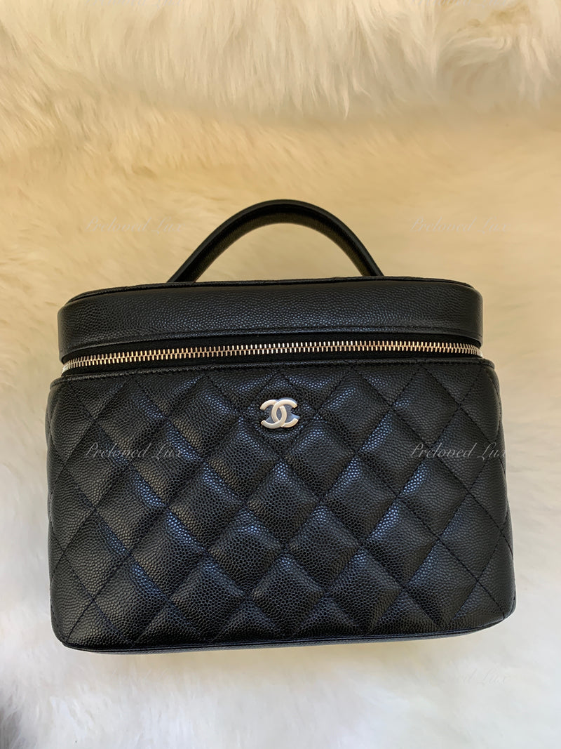 Sold-CHANEL Black Caviar Vanity Cosmetic Bag in Gold Hardware