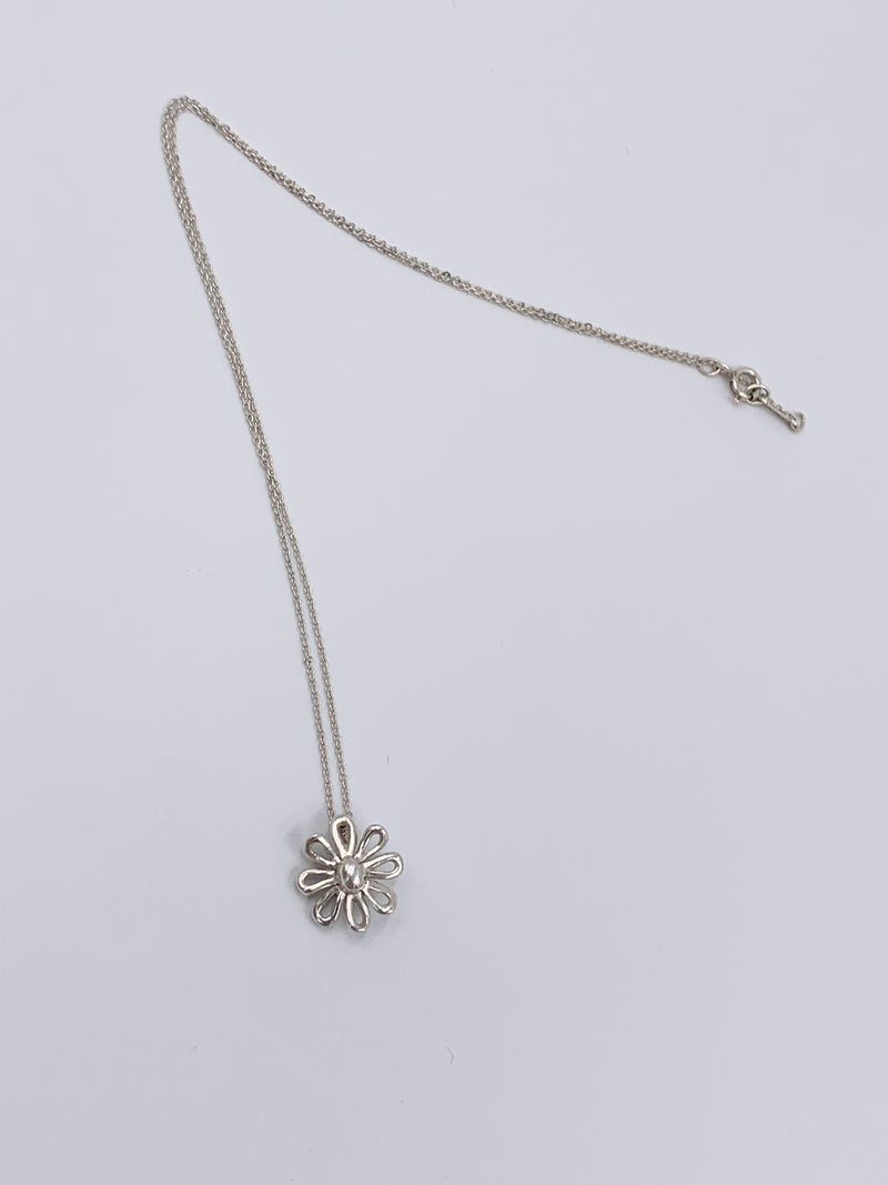 Sold-Tiffany & Co Silver 925 Paloma Picasso Daisy Flower Pendant Necklace