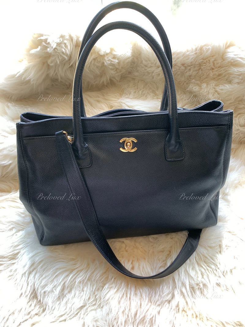 CHANEL Caviar leather Black Cerf Tote Bag with Strap