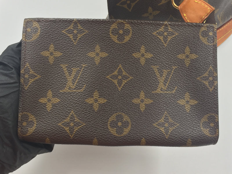 Sold-LOUIS VUITTON Monogram Bucket PM with Pouch M42238