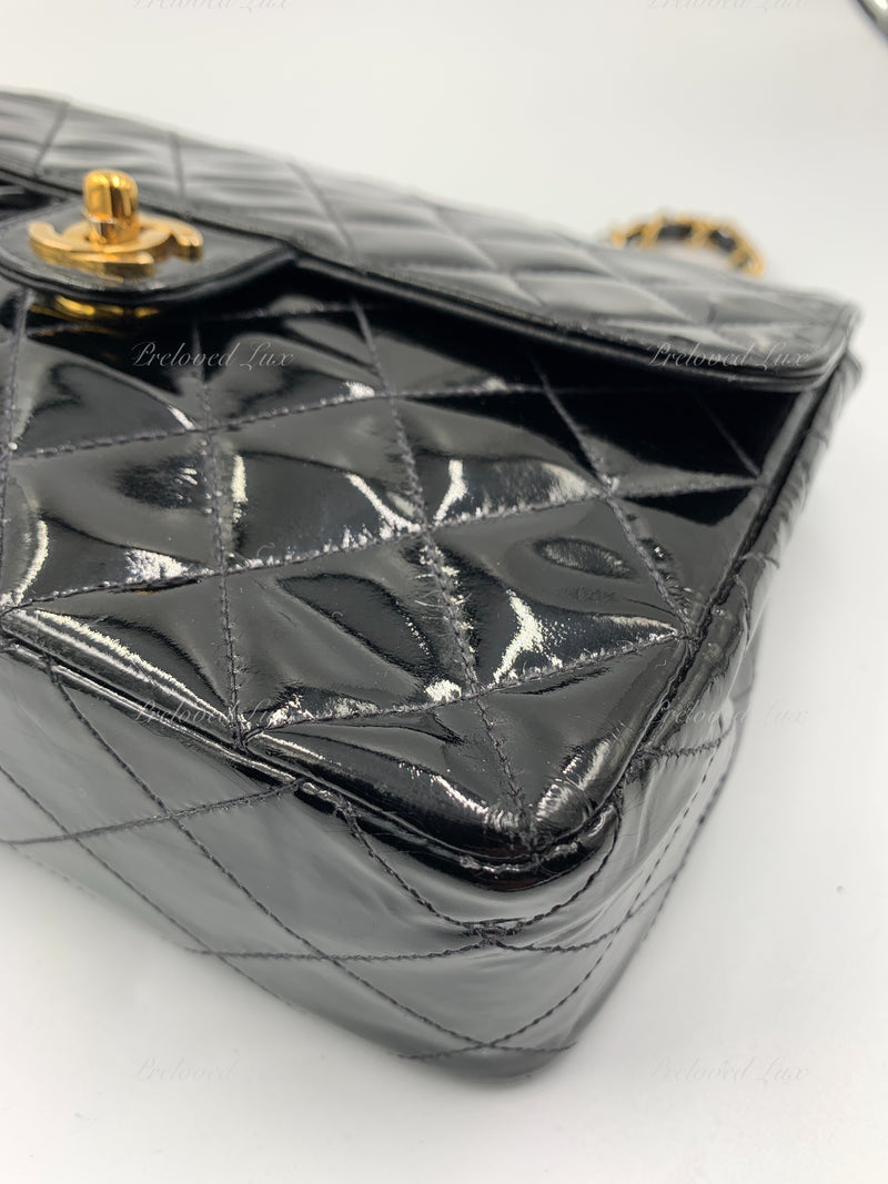 chanel caviar card case holder