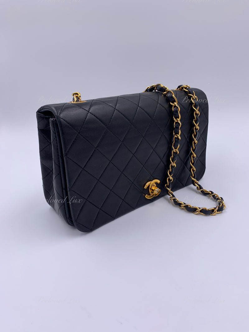 Chanel shop vintage lambskin