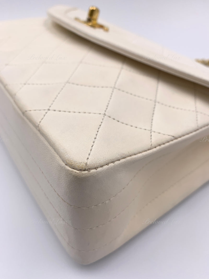 Sold-CHANEL Vintage Lambskin Double Chain Flap Bag Medium Size white/gold