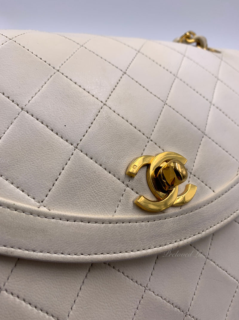 Sold-CHANEL Vintage Lambskin Double Chain Flap Bag Medium Size white/gold