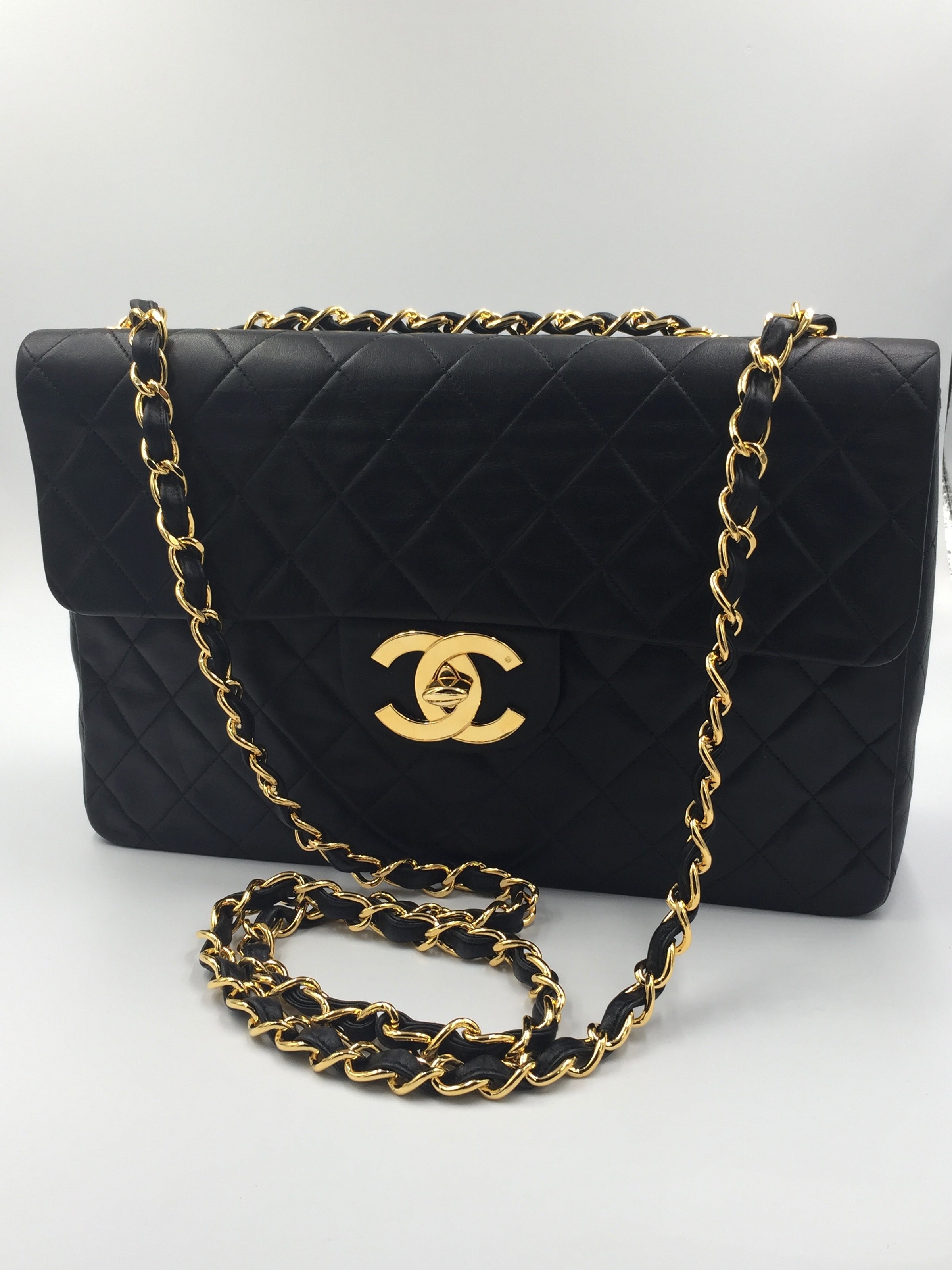 Chanel Jumbo 11 Large Chain Shoulder Bag Flap Black Lambskin Gold Leather  ref.495201 - Joli Closet