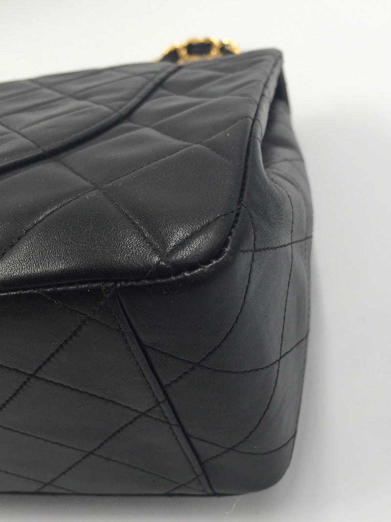 Sold-CHANEL Classic Lambskin Maxi Jumbo Flap Bag black/gold hardware