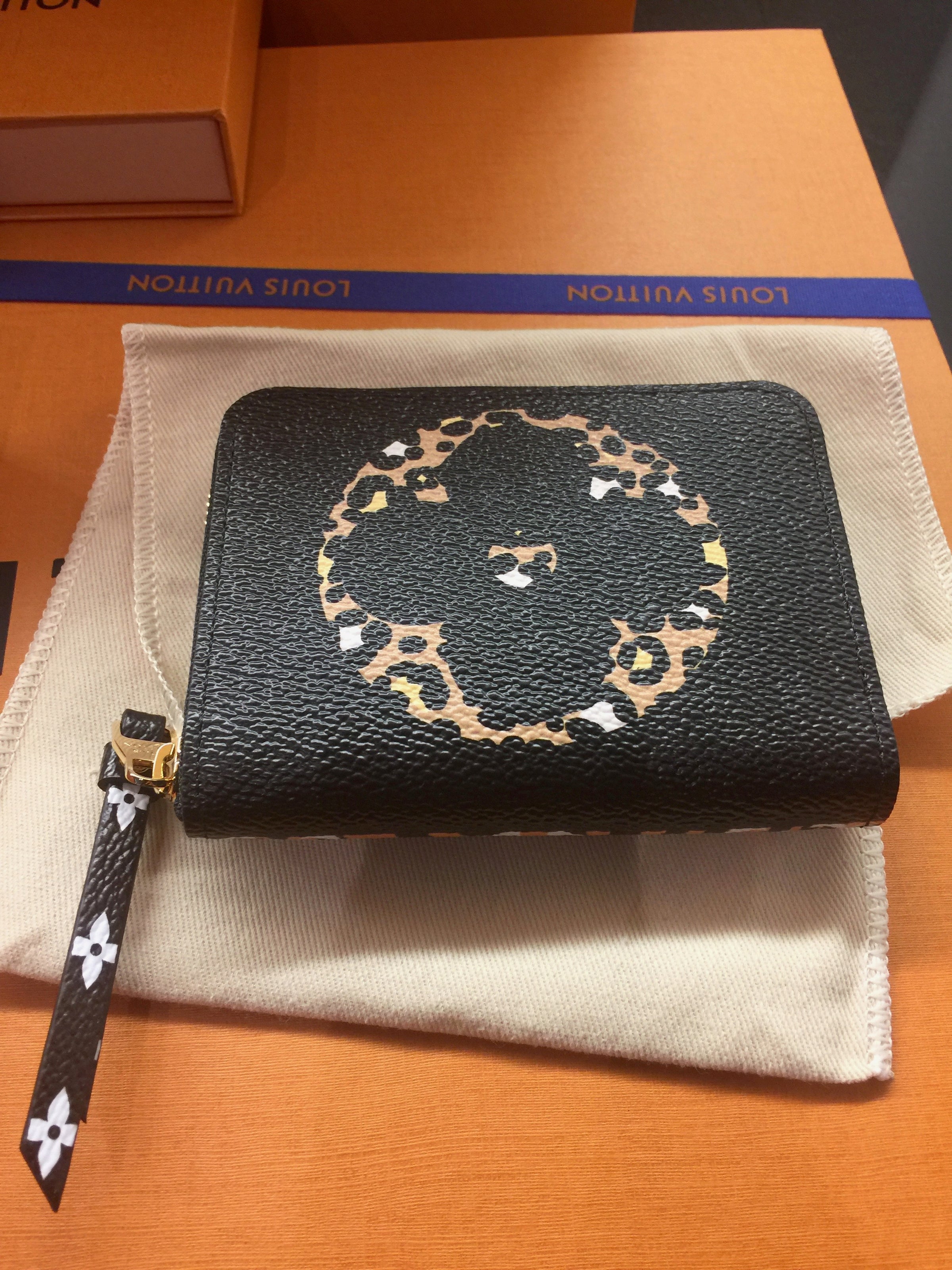 Louis Vuitton 2019 pre-owned Monogram Jungle Zippy coin purse