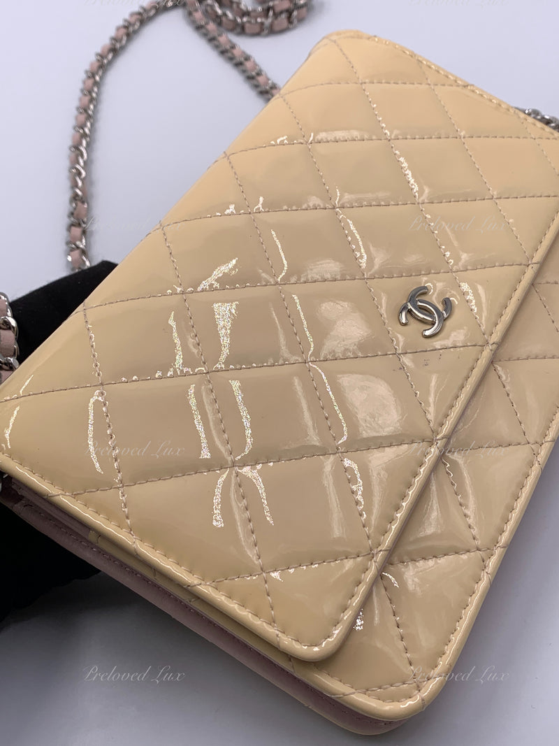 CHANEL Patent Leather Wallet-on-the-chain WOC Crossbody Flap Bag - Light beige / pink