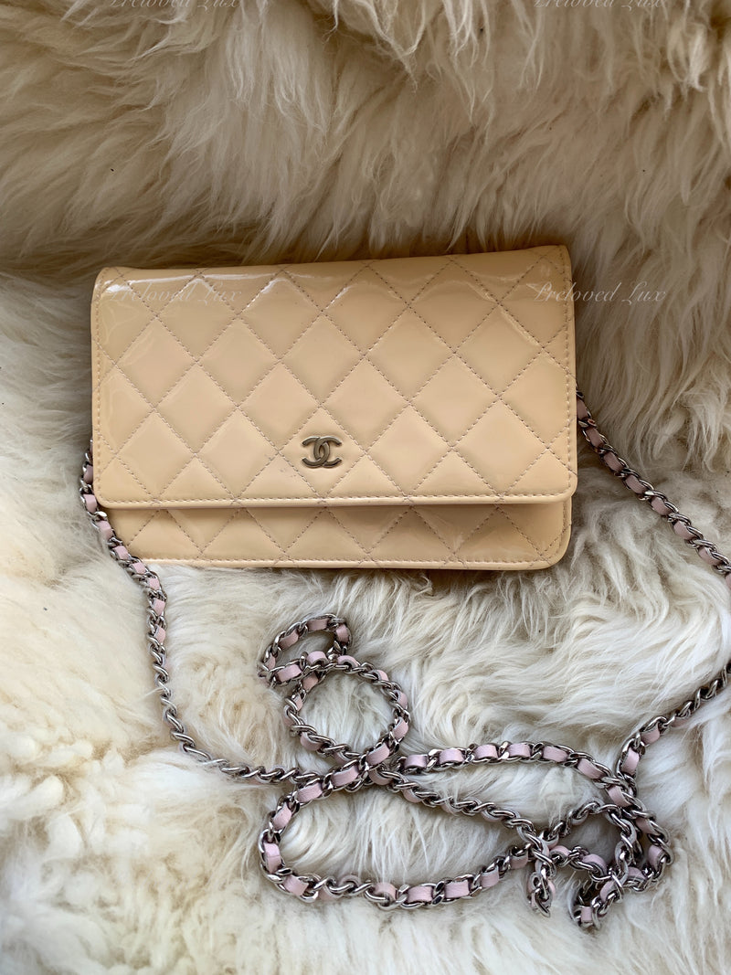 CHANEL Patent Leather Wallet-on-the-chain WOC Crossbody Flap Bag - Light beige / pink