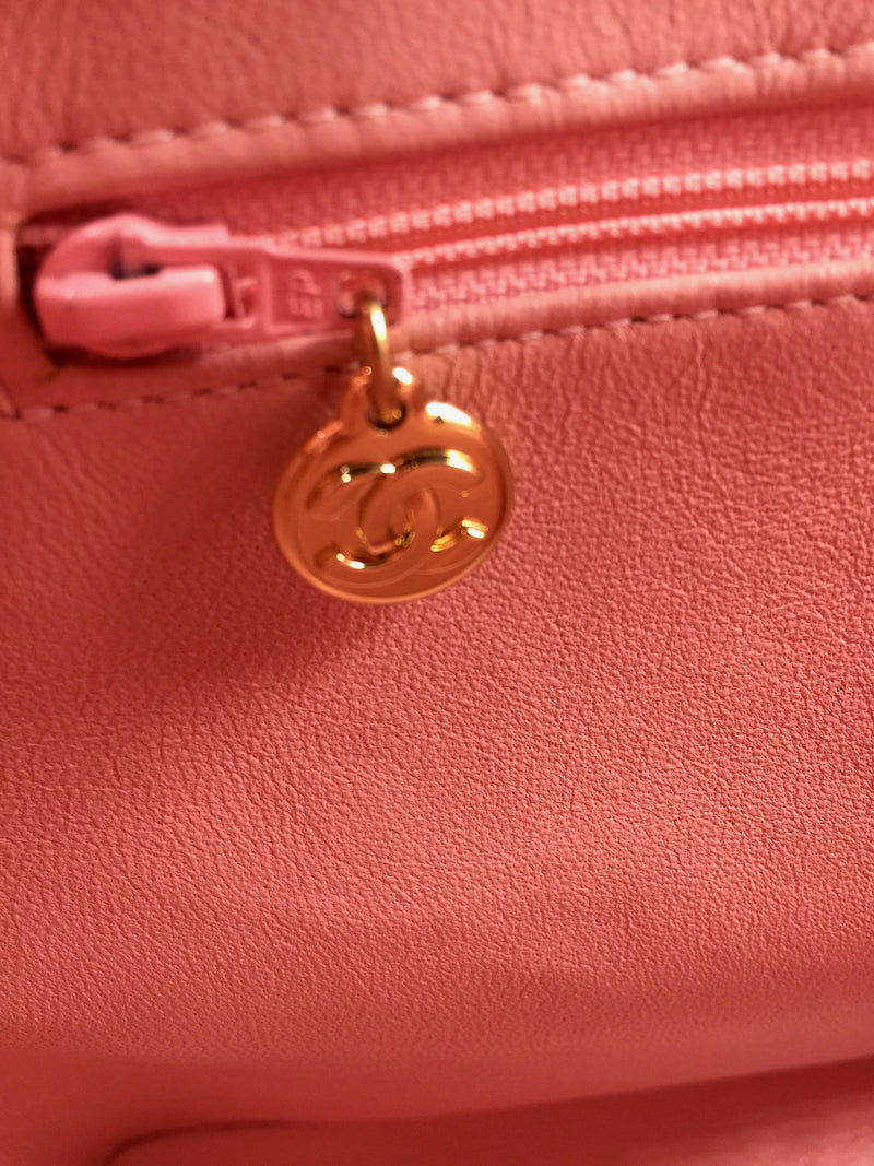 Sold-CHANEL Matelasse Medallion Tote Caviar Leather pink