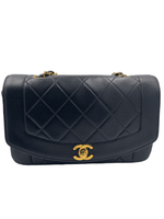 Sold-CHANEL Lambskin Small Diana Single Chain Single Flap Bag Black/gold K330