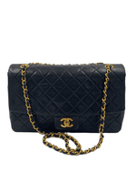 CHANEL Vintage Lambskin Medium/Large Single Flap Bag black gold hardware vintage